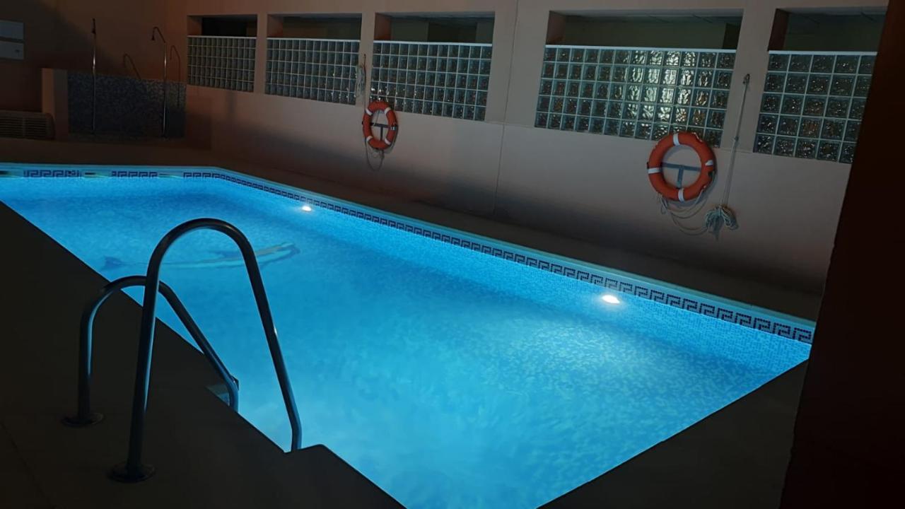 Piso con piscina, aire acondicionado y garaje a 350 m de la playa en Aguadulce Apartamento Aguadulce  Exterior foto